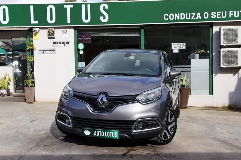 Cinzento Usado 2014 Renault Captur SUV | € 12.270 (Preço justo) - Imagem 1/4