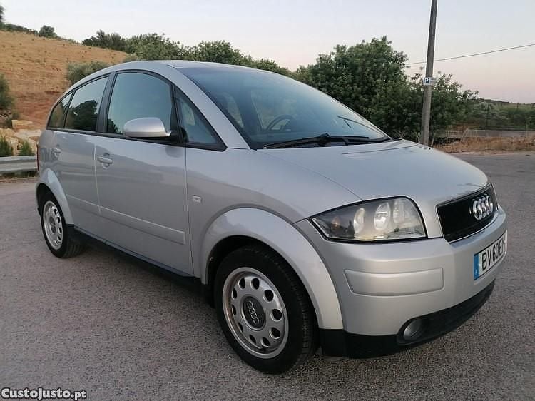 Cinza Usado 2003 Audi A2 Citadino | € 3.950 - Imagem 1/1