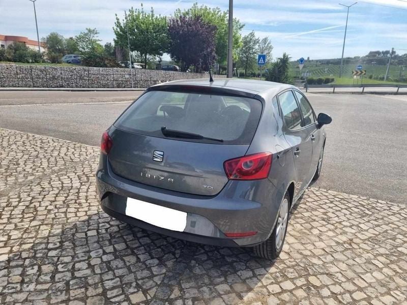 Usado Seat Ibiza Style 75 HP (55 kW) 2015 Cinzento