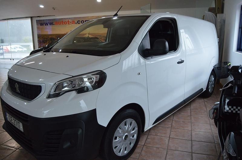 Usado Peugeot Expert 177 HP (130 kW) 2019 Branco Van