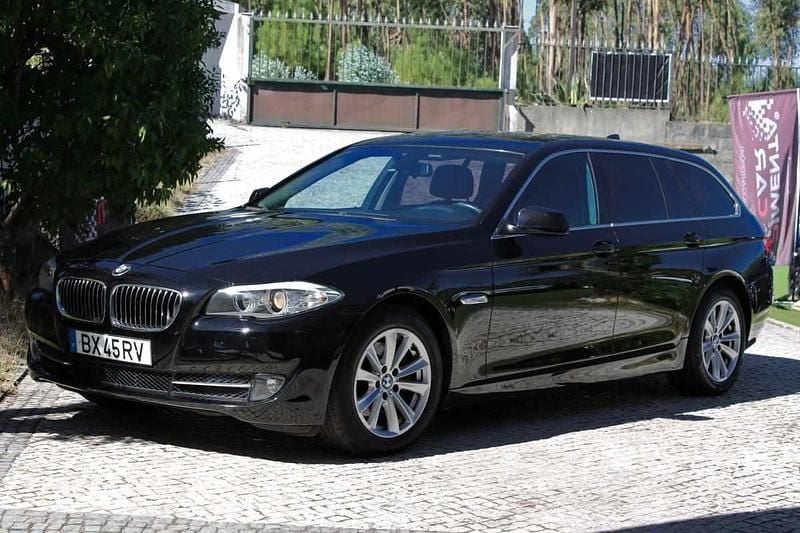 Preto Usado 2011 BMW 520 Carrinha | € 15.890 (Preço justo) - Imagem 1/4