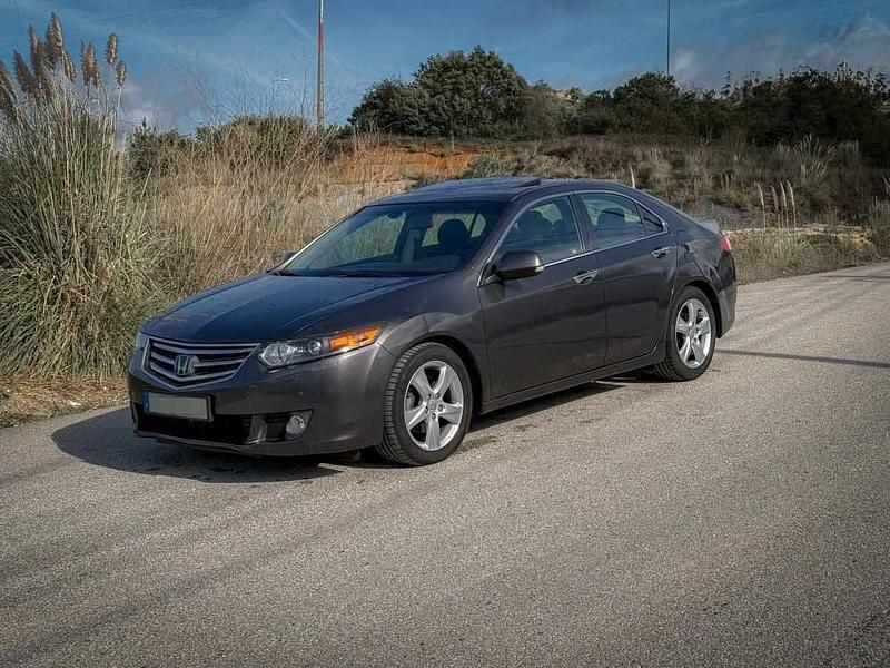 Cinzento Usado 2010 Honda Accord Carrinha | € 10.600 - Imagem 1/4