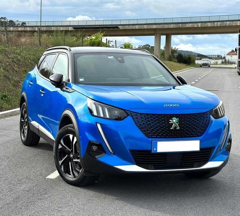 Azul Usado 2021 Peugeot e-2008 GT SUV | € 18.750 (Preço justo) - Imagem 1/4