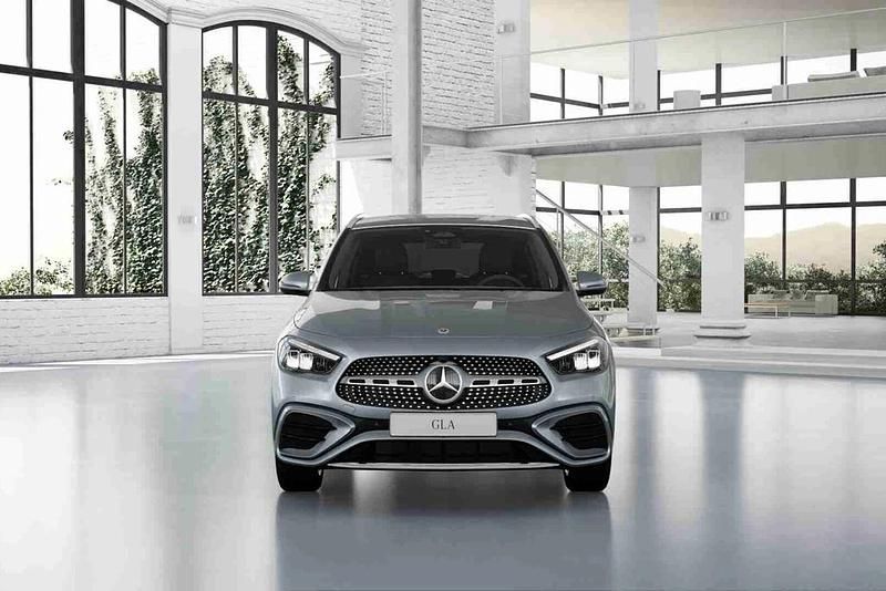 Preto Novo 2025 Mercedes GLA180 SUV | € 54.900 (Preço justo) - Imagem 1/4