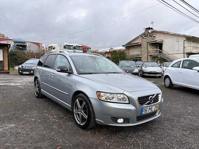 Cinzento Usado 2011 Volvo V50 Carrinha | € 6.990 (Preço justo) - Imagem 1/4