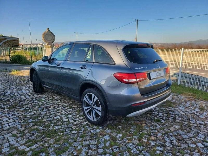 Usado Mercedes GLC350 320 HP (235 kW) 2018 Cinzento
