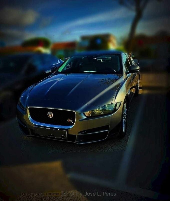 Cinzento Usado 2015 Jaguar XE Sedan | € 1.425 - Imagem 1/4