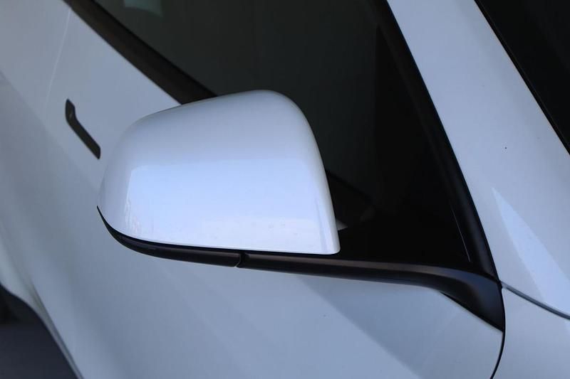 Usado Tesla Model Y 378 kW (514 HP) 2022 Branco SUV