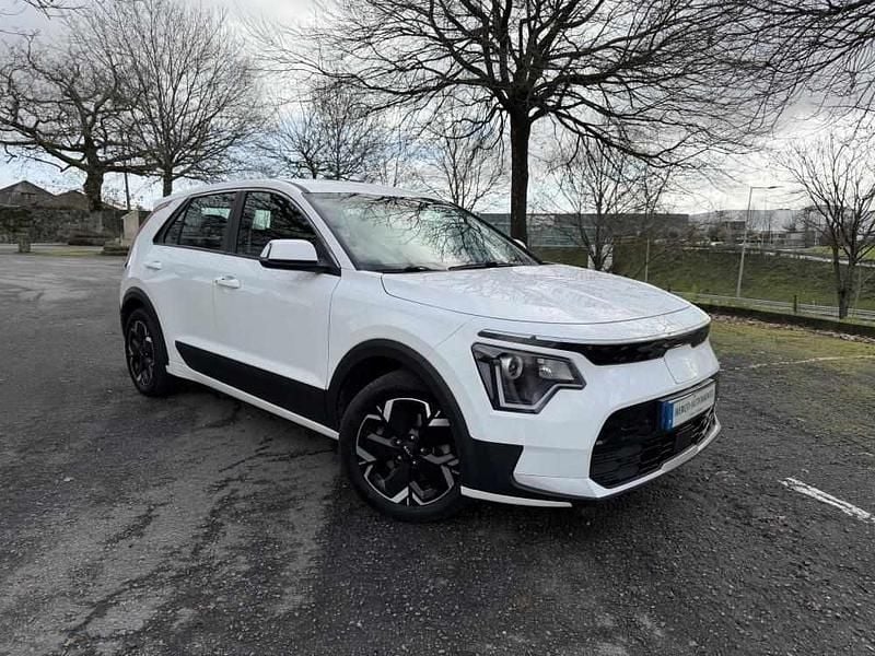 Branco Usado 2022 Kia e-Niro SUV | € 24.990 (Preço justo) - Imagem 1/4