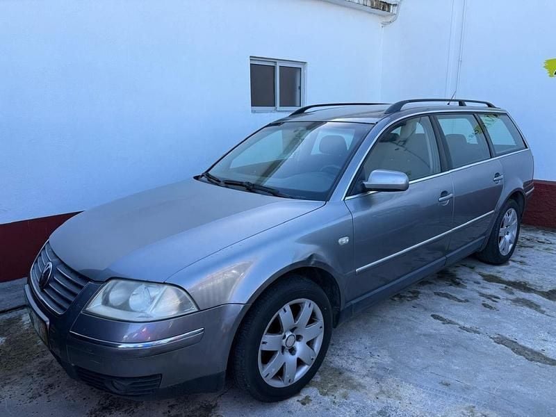 Cinza Usado 2003 VW Passat Carrinha | € 3.990 (Preço justo) - Imagem 1/4