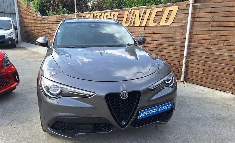Cinzento Usado 2019 Alfa Romeo Stelvio Tech Edition SUV | € 24.980 - Imagem 1/4