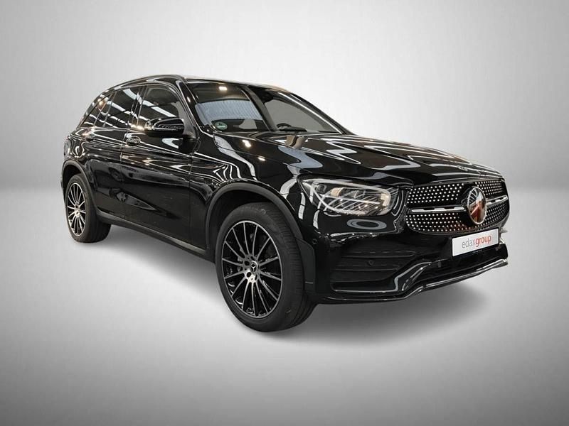 Preto Usado 2021 Mercedes GLC300 SUV | € 37.990 (Super Preço) - Imagem 1/4