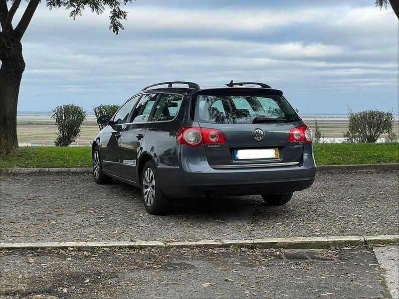 Usado VW Passat 105 HP (77 kW) 2009 Sedan