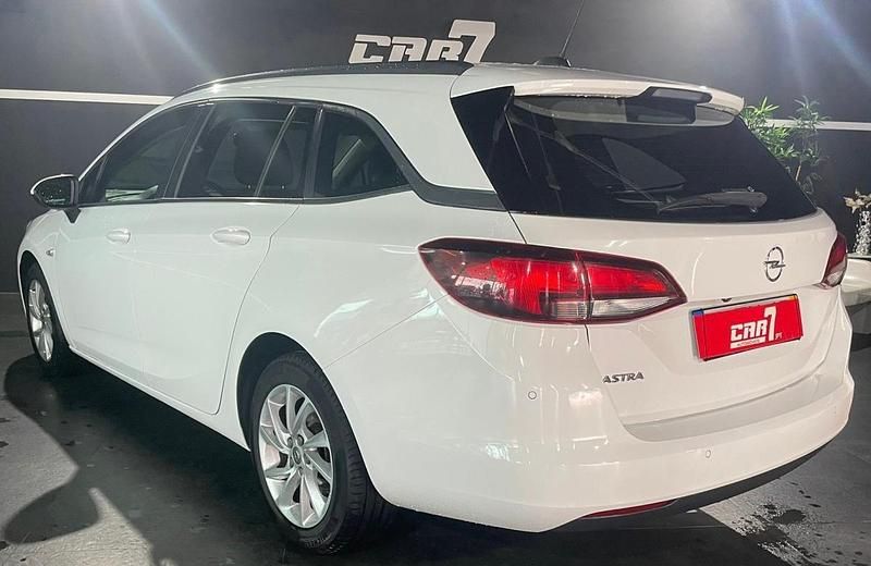 Usado Opel Astra Business Edition 122 HP (89 kW) 2019 Branco Carrinha