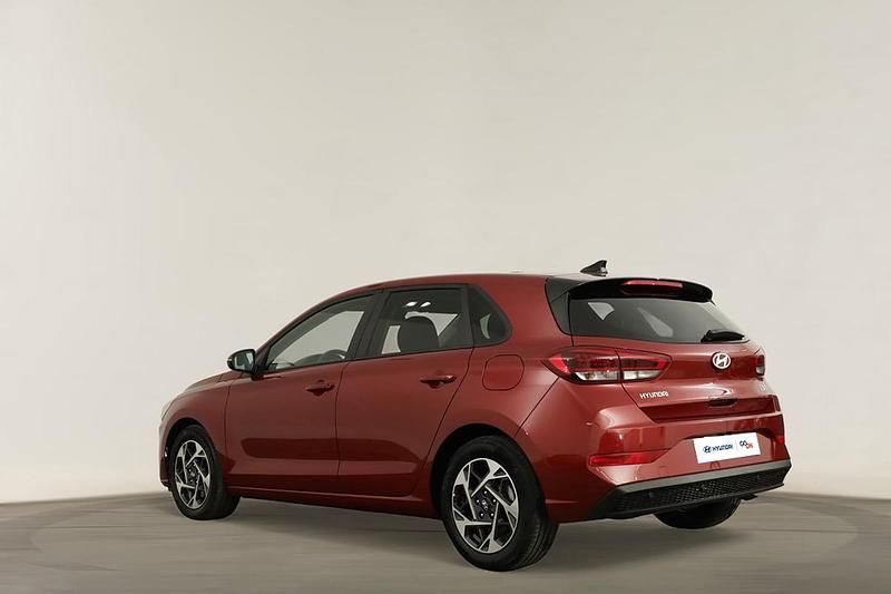 Usado Hyundai i30 Style 101 HP (74 kW) 2024 Vermelho