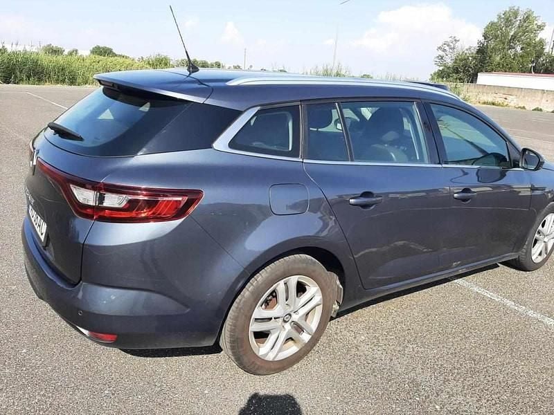 Usado Renault Mégane GrandTour 110 HP (80 kW) 2017 Cinzento Carrinha
