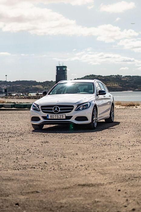 Usado 2017 Mercedes C350e Sedan | € 18.750 - Imagem 1/4