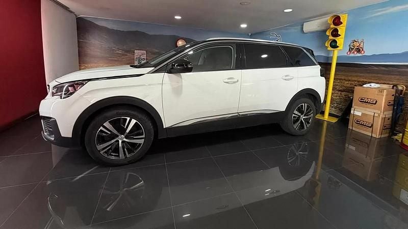 Usado Peugeot 5008 Allure 120 HP (88 kW) 2018 Branco SUV