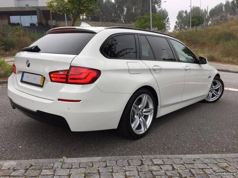 Sold BMW 520 520 d F11 Pack M - - Carros usados para venda