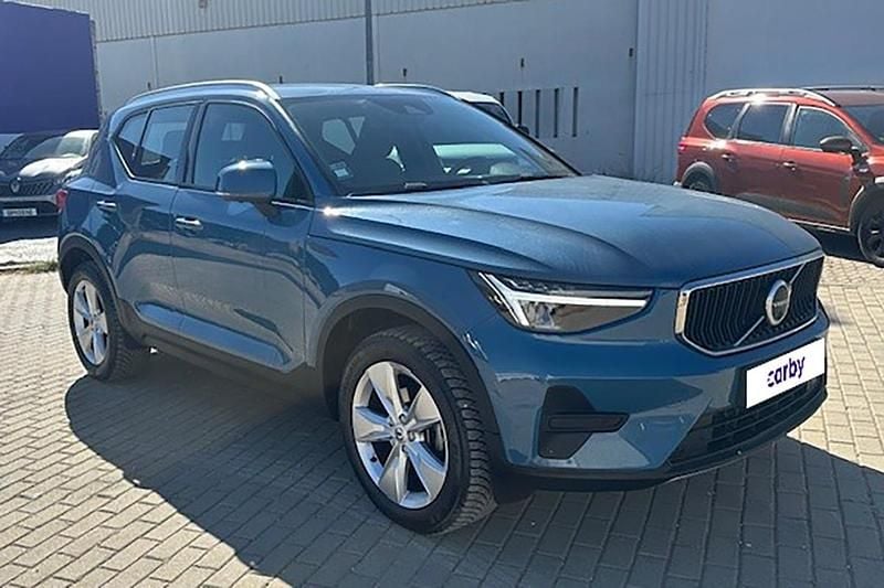 Azul Usado 2023 Volvo XC40 Core SUV | € 31.490 (Preço justo) - Imagem 1/4