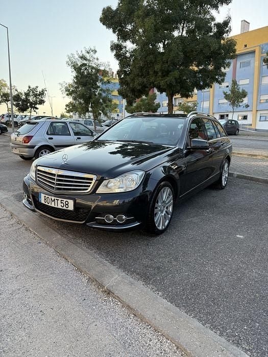 Usado 2011 Mercedes C250 Sedan | € 7.500 - Imagem 1/4
