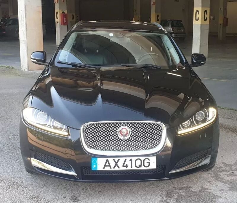 Usado Jaguar XF Sportbrake Premium Luxury 200 HP (147 kW) 2015 Preto Carrinha