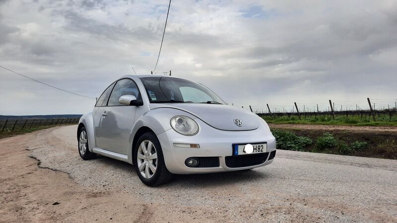 Usado VW Beetle 90 HP (66 kW) 2008 Cinzento Citadino