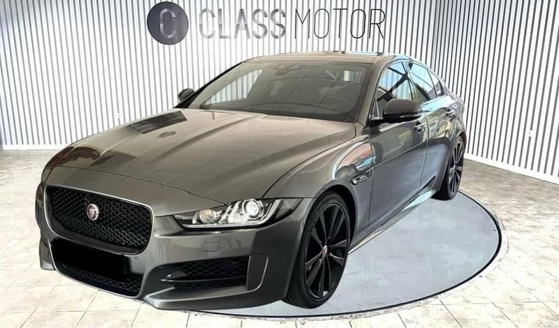 Cinzento Usado 2019 Jaguar XE Sedan | € 21.500 (Preço justo) - Imagem 1/4