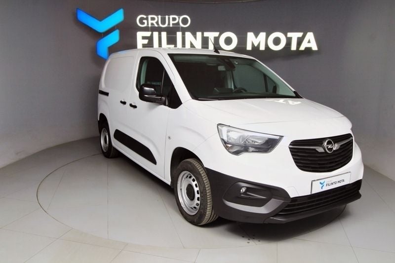 Branco Usado 2023 Opel Combo Monovolume | € 16.990 (Preço justo) - Imagem 1/1