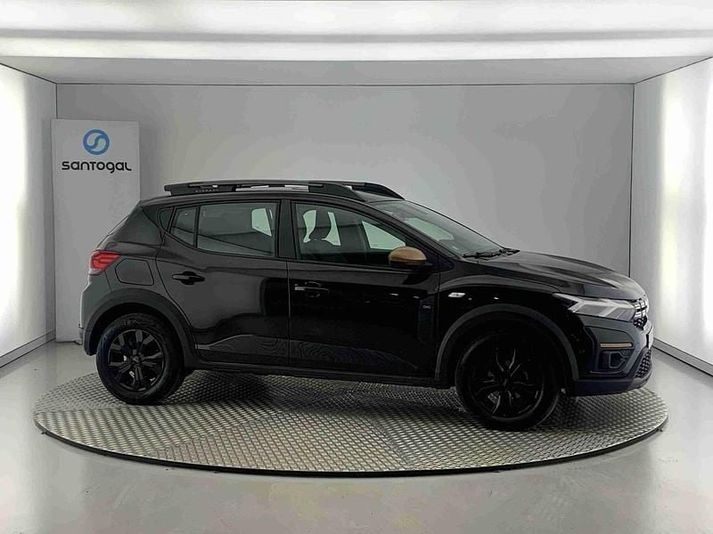 Preto Usado 2024 Dacia Sandero Extreme Citadino | € 17.400 (Preço justo) - Imagem 1/4