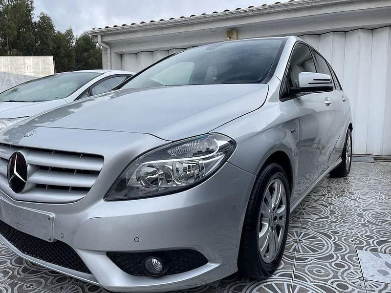 Usado Mercedes B180 110 HP (80 kW) 2012 Monovolume