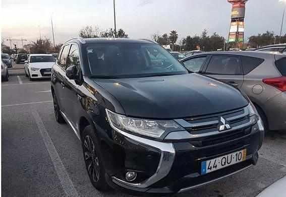 Preto Usado 2016 Mitsubishi Outlander SUV | € 13.500 - Imagem 1/4