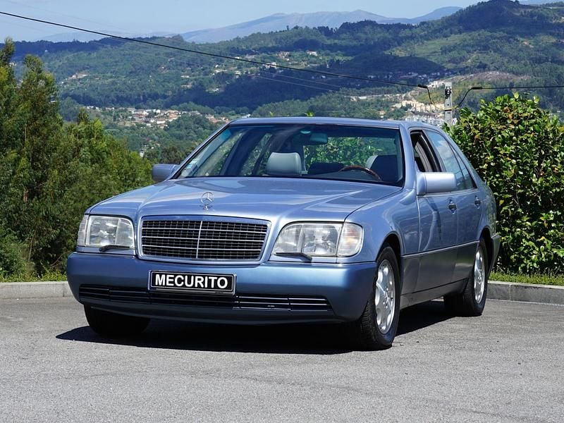 Azul claro Usado 1993 Mercedes 300 Sedan | € 14.250 - Imagem 1/4