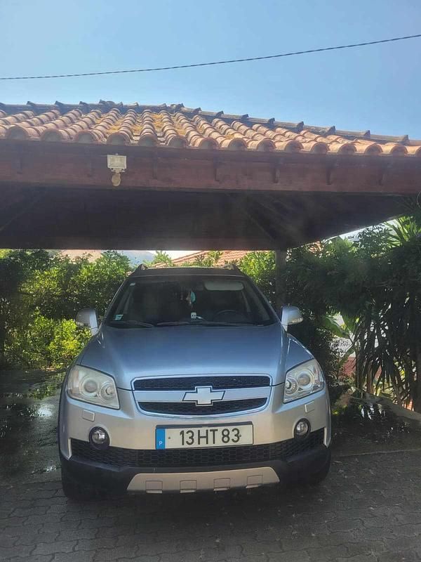 Cinzento Usado 2009 Chevrolet Captiva SUV | € 7.500 (Super Preço) - Imagem 1/4