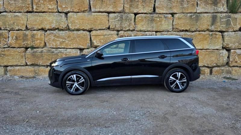 Usado Peugeot 5008 GT 130 HP (95 kW) 2021 Preto Monovolume