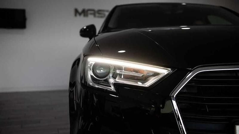 Usado Audi A3 115 HP (84 kW) 2017 Preto Sedan