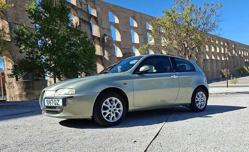 Usado 2001 Alfa Romeo 147 Citadino | € 2.690 - Imagem 1/4