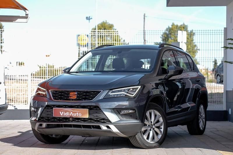 Cinzento Usado 2019 Seat Ateca Style SUV | € 19.500 (Preço justo) - Imagem 1/4