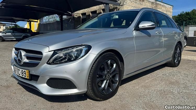 Usado Mercedes C200 Avantgarde 136 HP (100 kW) 2017 Cinza Carrinha