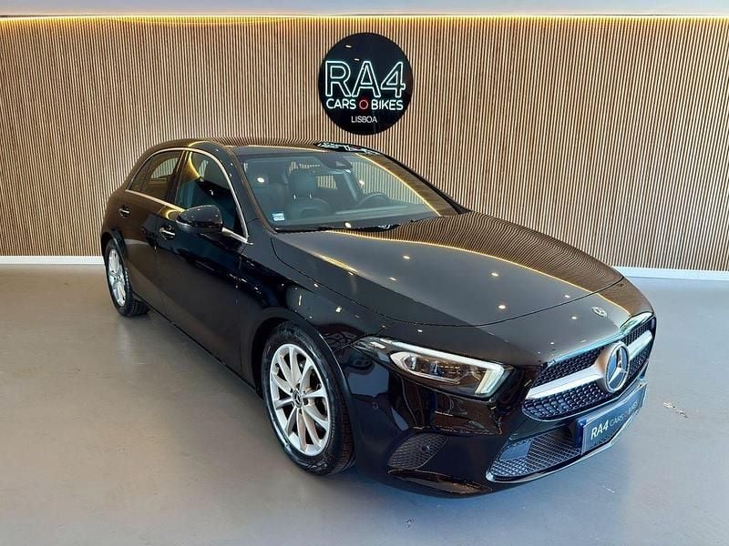 Preto Usado 2019 Mercedes A180 Style | € 24.900 (Bom preço) - Imagem 1/4