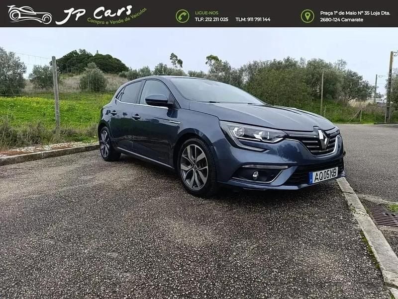 Usado Renault Mégane IV Dynamique 130 HP (95 kW) 2016 Cinza antracite Citadino
