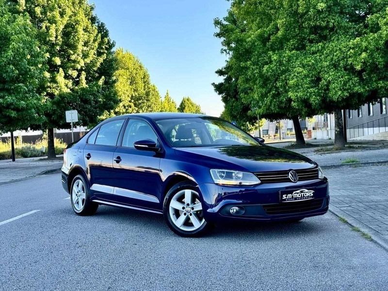 Azul Usado 2012 VW Jetta Trendline Sedan | € 10.000 - Imagem 1/4