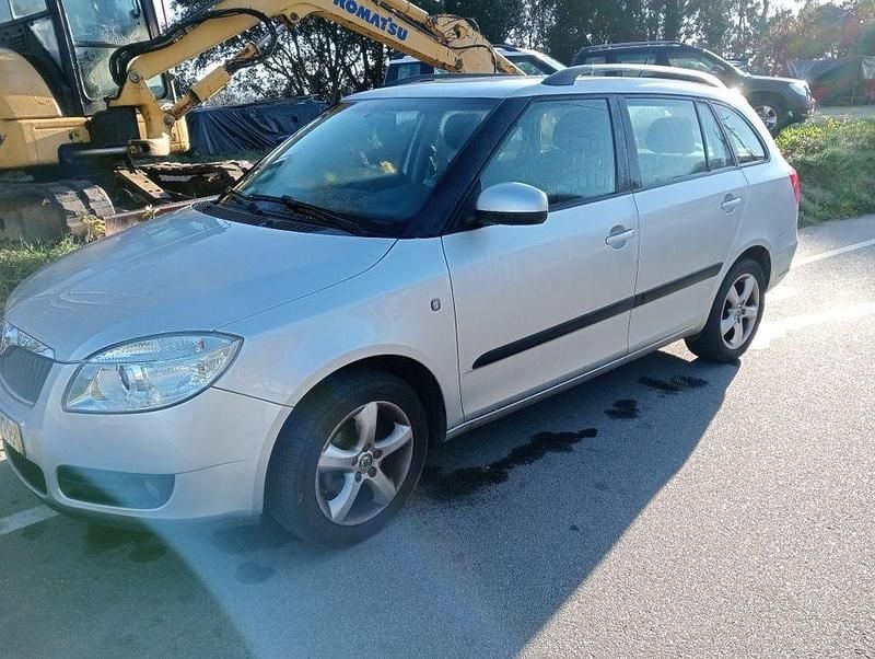 Usado 2008 Skoda Fabia Sedan | € 4.500 (Bom preço) - Imagem 1/4