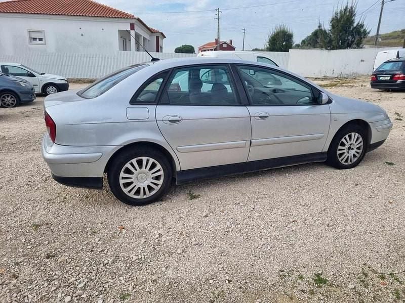 Cinzento Usado 2004 Citroën C5 Exclusive | € 3.699 - Imagem 1/4