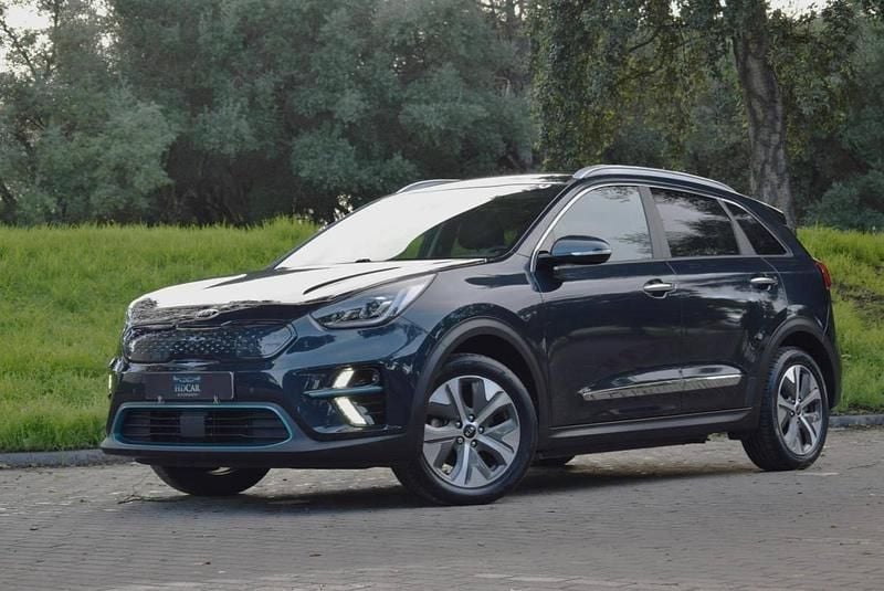Azul Usado 2020 Kia e-Niro Spirit SUV | € 21.890 (Preço justo) - Imagem 1/4