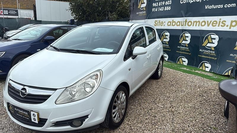 Branco Usado 2008 Opel Corsa Enjoy | € 5.950 (Caro) - Imagem 1/4