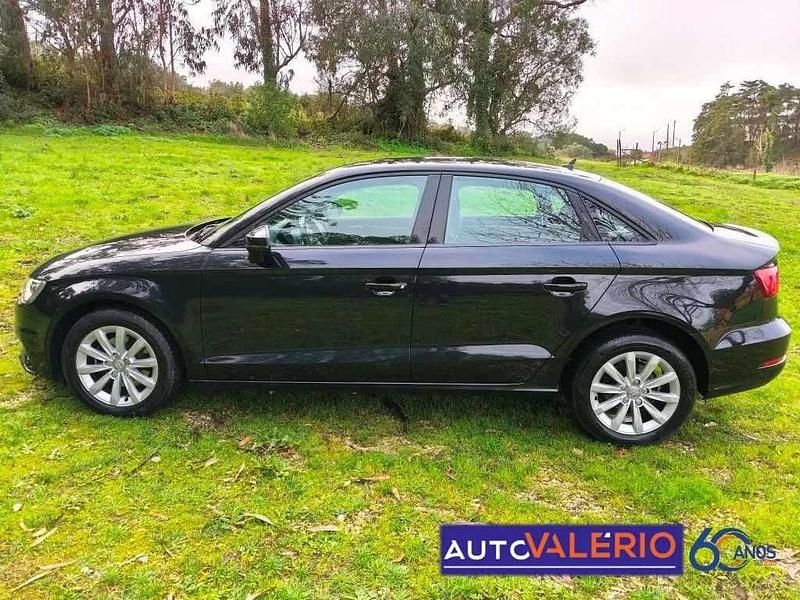 Usado Audi A3 Attraction 105 HP (77 kW) 2014 Preto Sedan