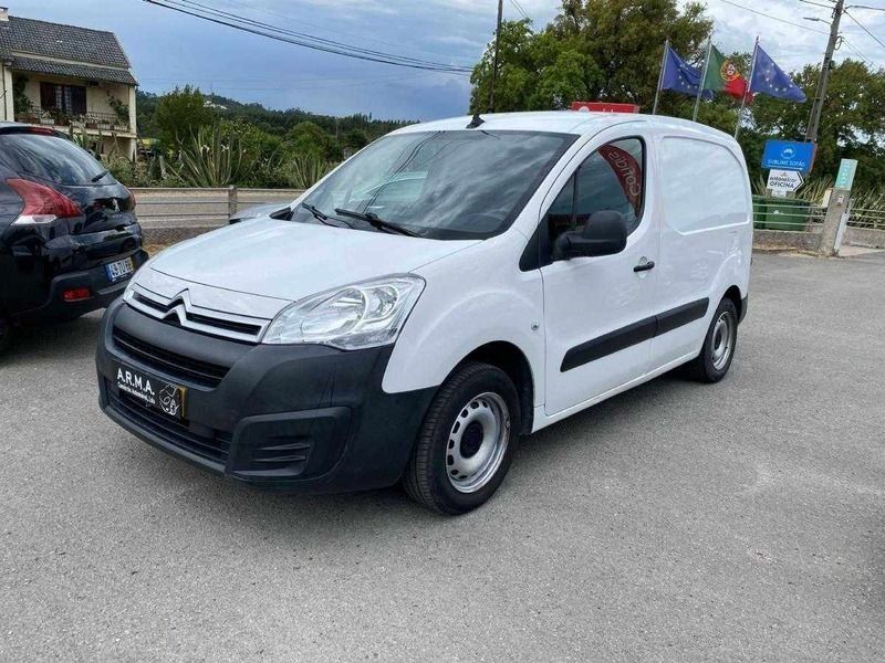 Branco Usado 2017 Citroën Berlingo Feel Monovolume | € 12.950 (Preço elevado) - Imagem 1/4