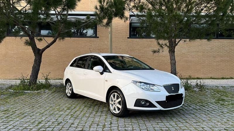 Usado Seat Ibiza 75 HP (55 kW) 2011 Sedan