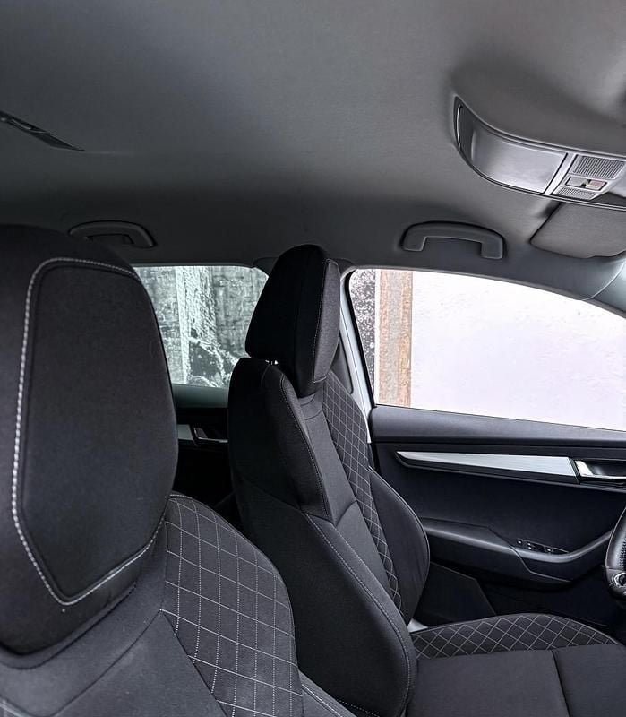 Usado Skoda Karoq Ambition 150 HP (110 kW) 2021 Branco SUV